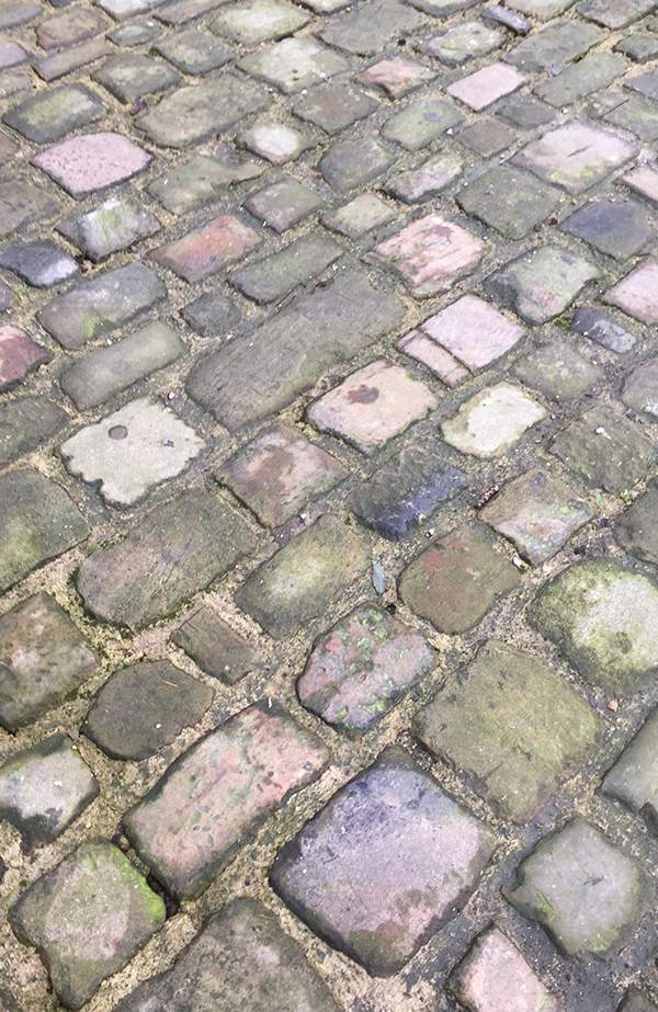 york-stone-antique-cobbles-paving